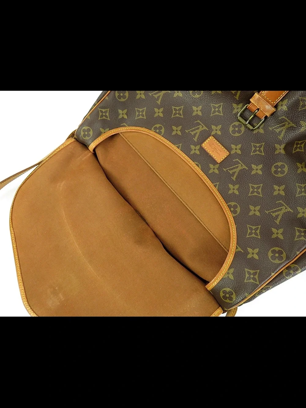 Louis Vuitton Monogram Canvas Messenger Bag with Natural Vachetta Trim